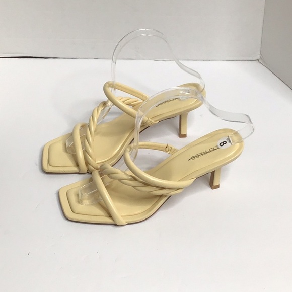 Express Heels with Square-Toe and Strappy Design Size 8 - Picture 2 of 6